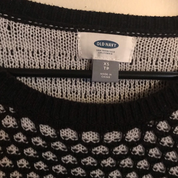 Black and white sweater - Picture 2 of 2